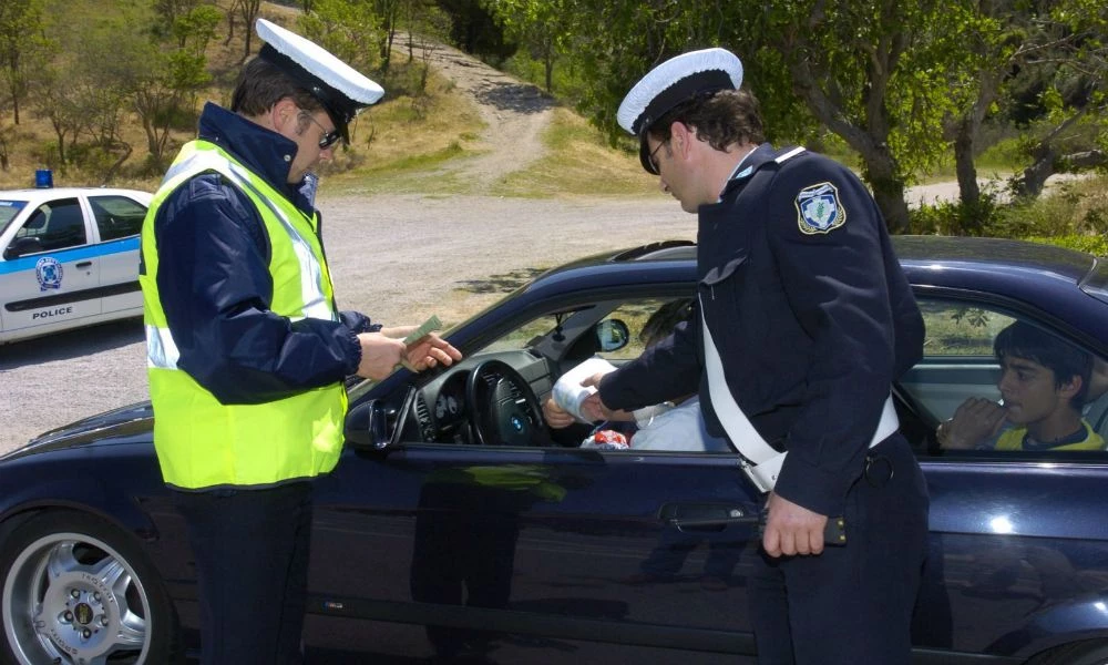 Ατίθασοι οι Έλληνες οδηγοί – Ποιες είναι οι πιο συχνές παραβάσεις του Κ.Ο.Κ.